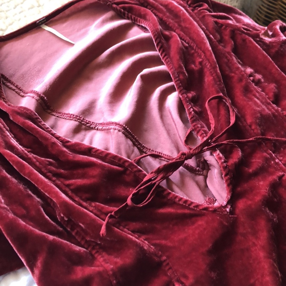 Free People Adelle Velvet Puff Sleeve Deep V-Neck Tie Front Tunic Top - Picture 4 of 4